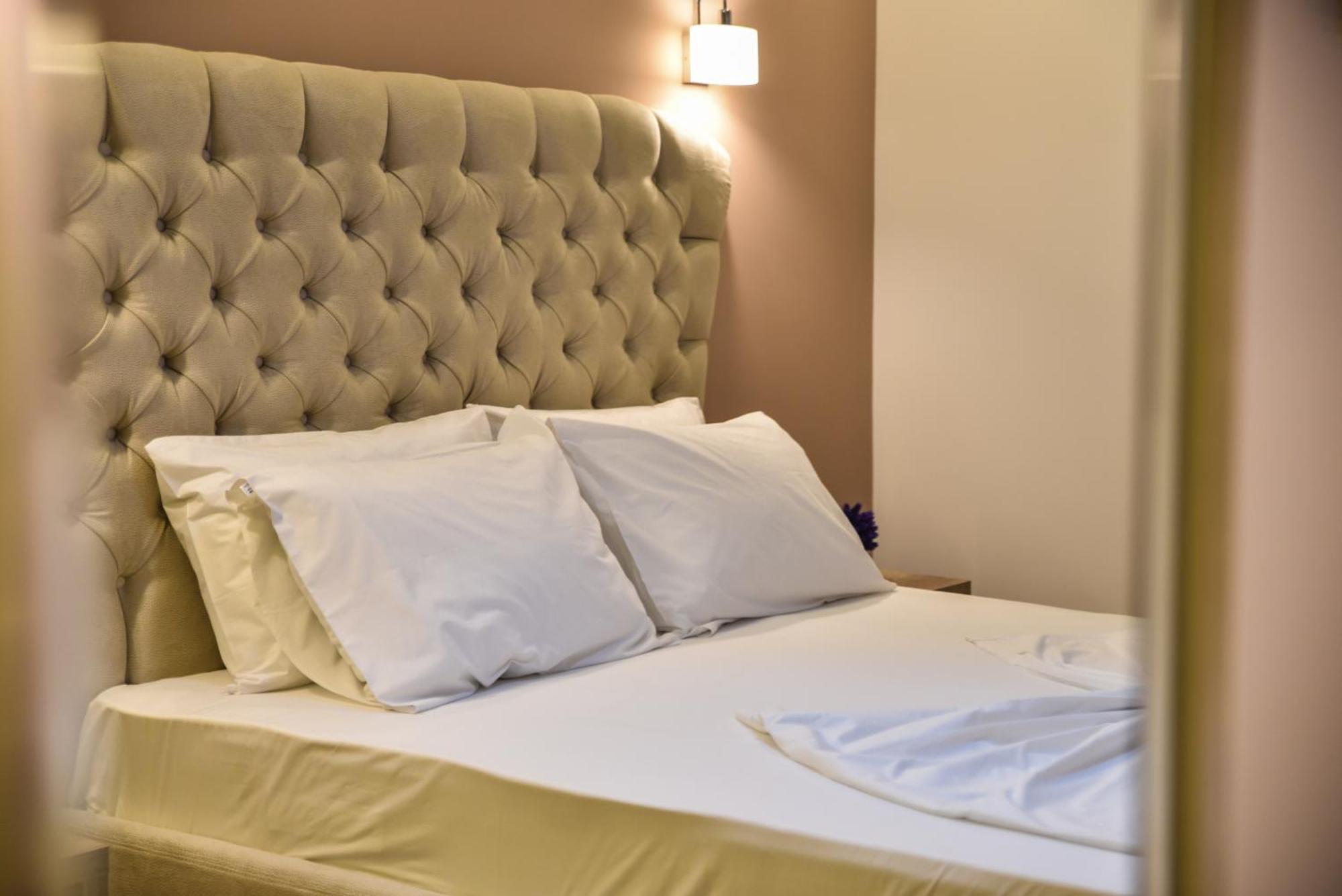 Hotel Evropa Ulcinj Ngoại thất bức ảnh