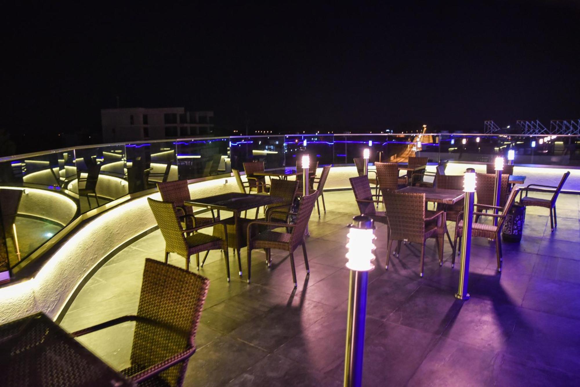 Hotel Evropa Ulcinj Ngoại thất bức ảnh
