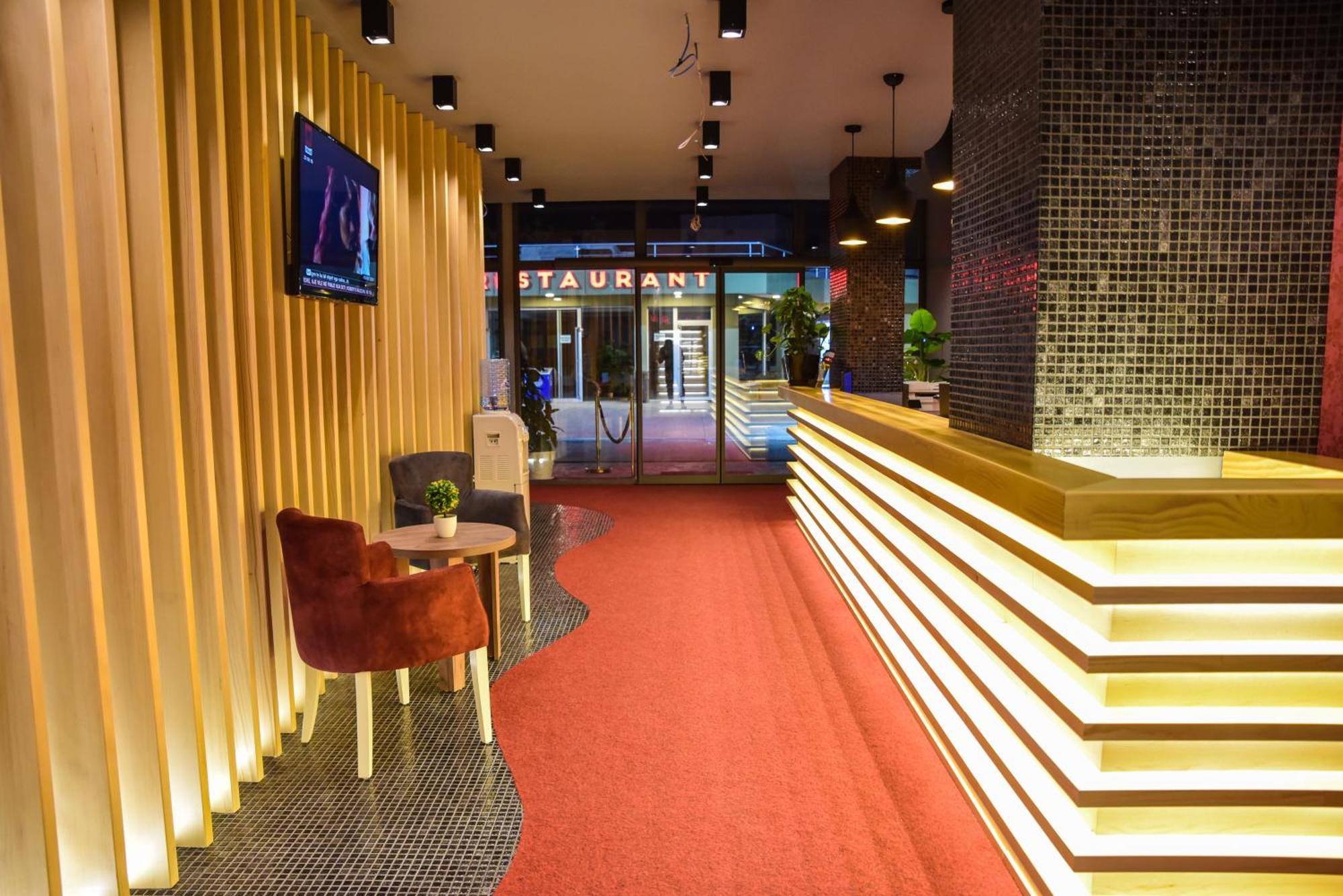 Hotel Evropa Ulcinj Ngoại thất bức ảnh