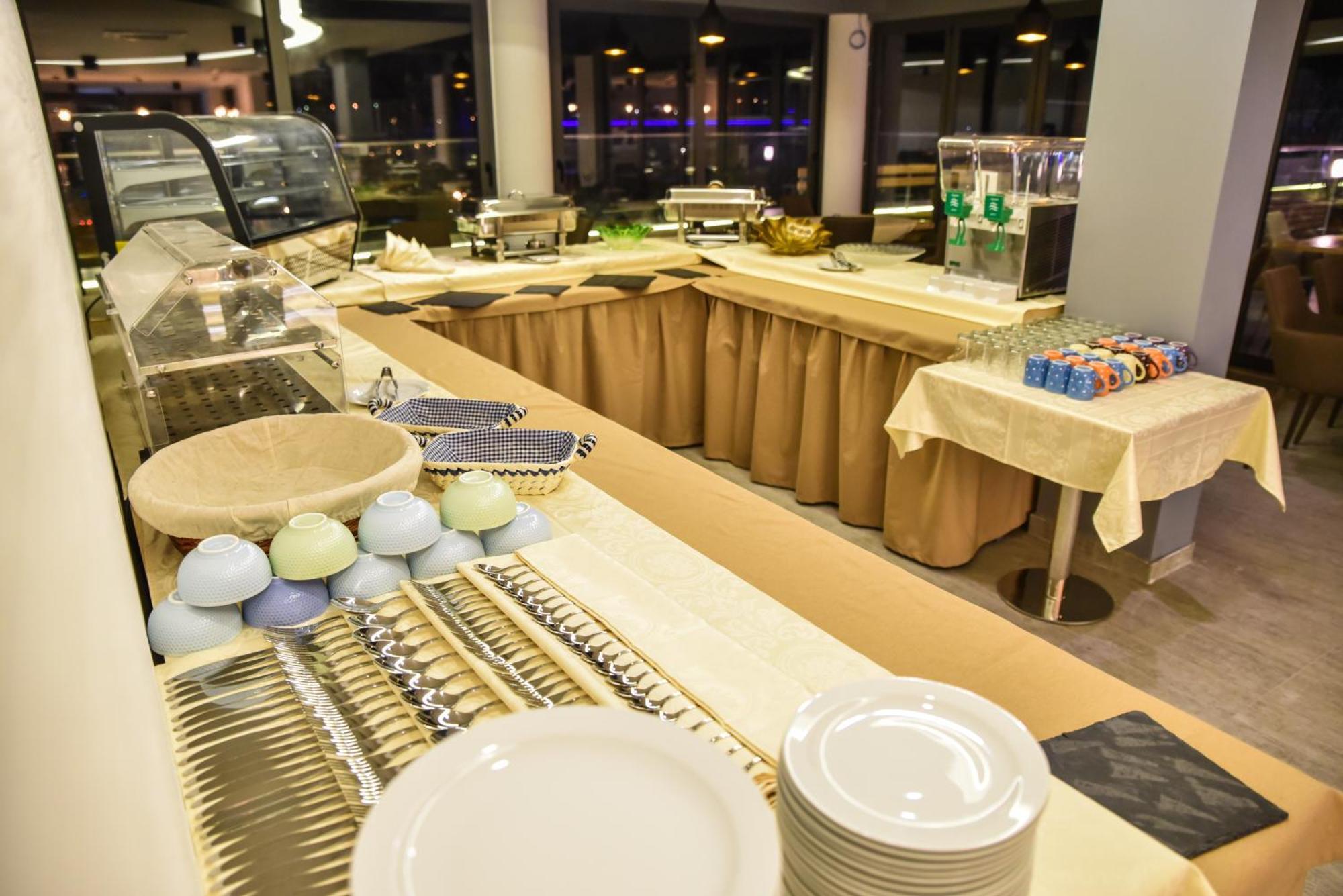 Hotel Evropa Ulcinj Ngoại thất bức ảnh