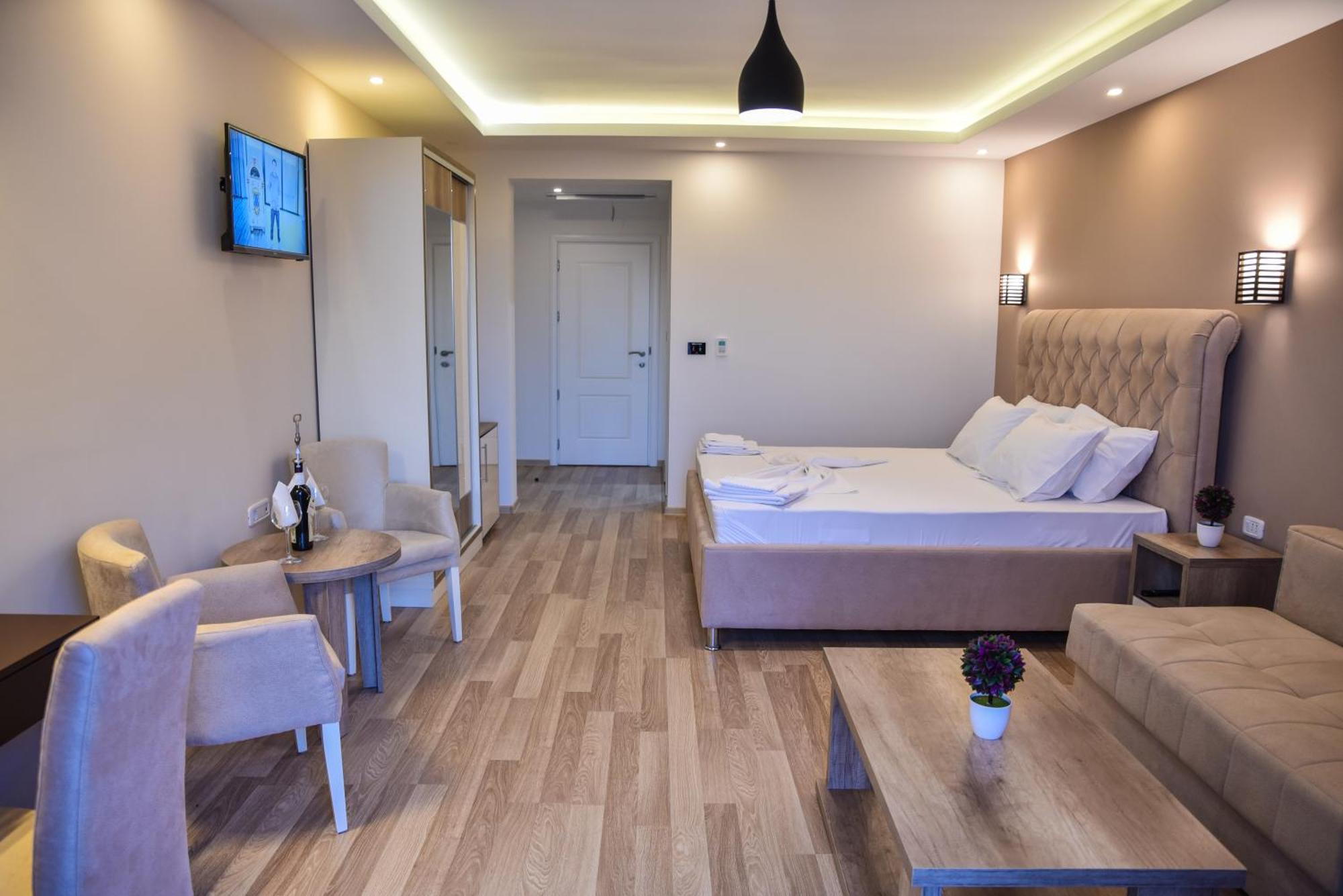 Hotel Evropa Ulcinj Ngoại thất bức ảnh