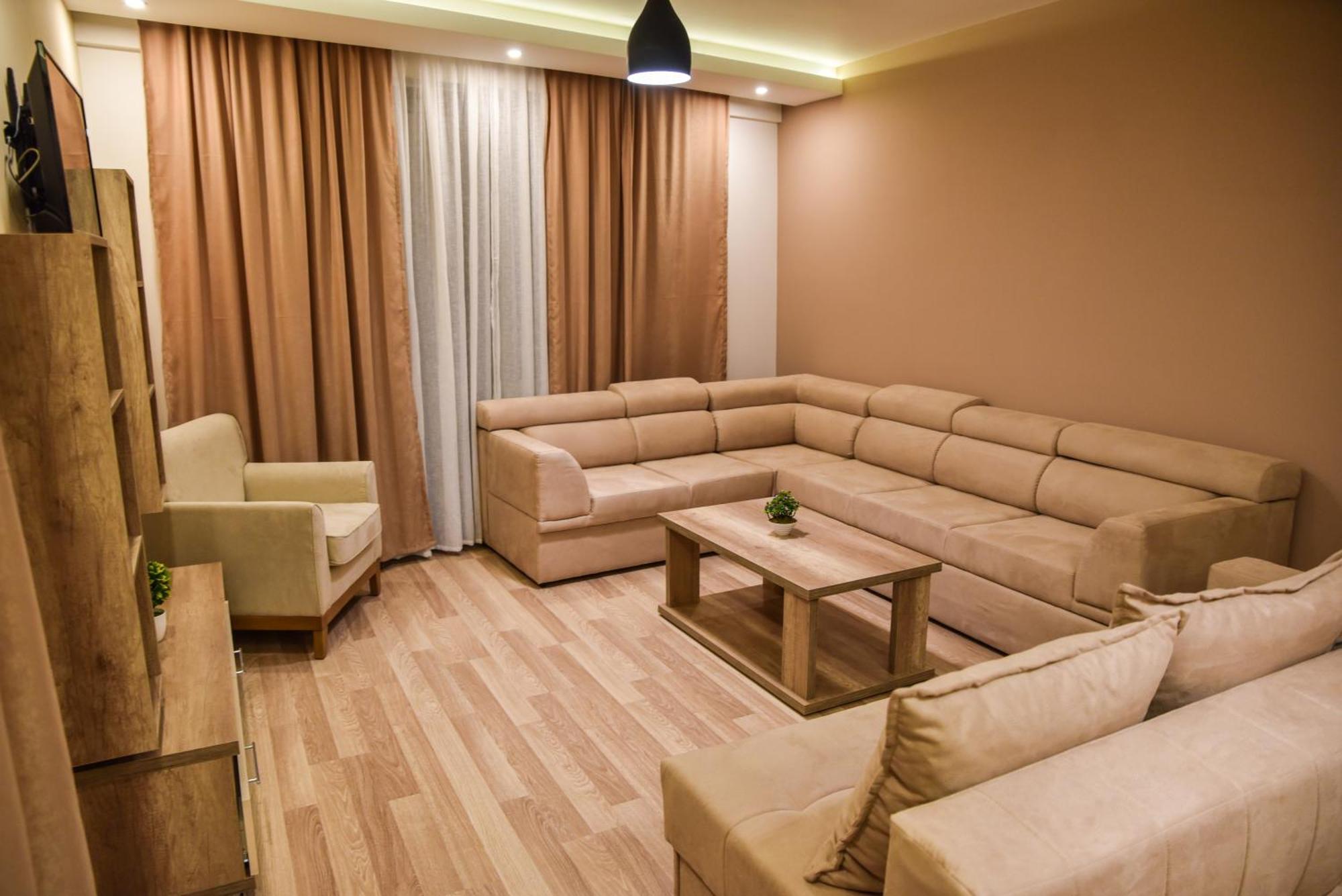 Hotel Evropa Ulcinj Ngoại thất bức ảnh