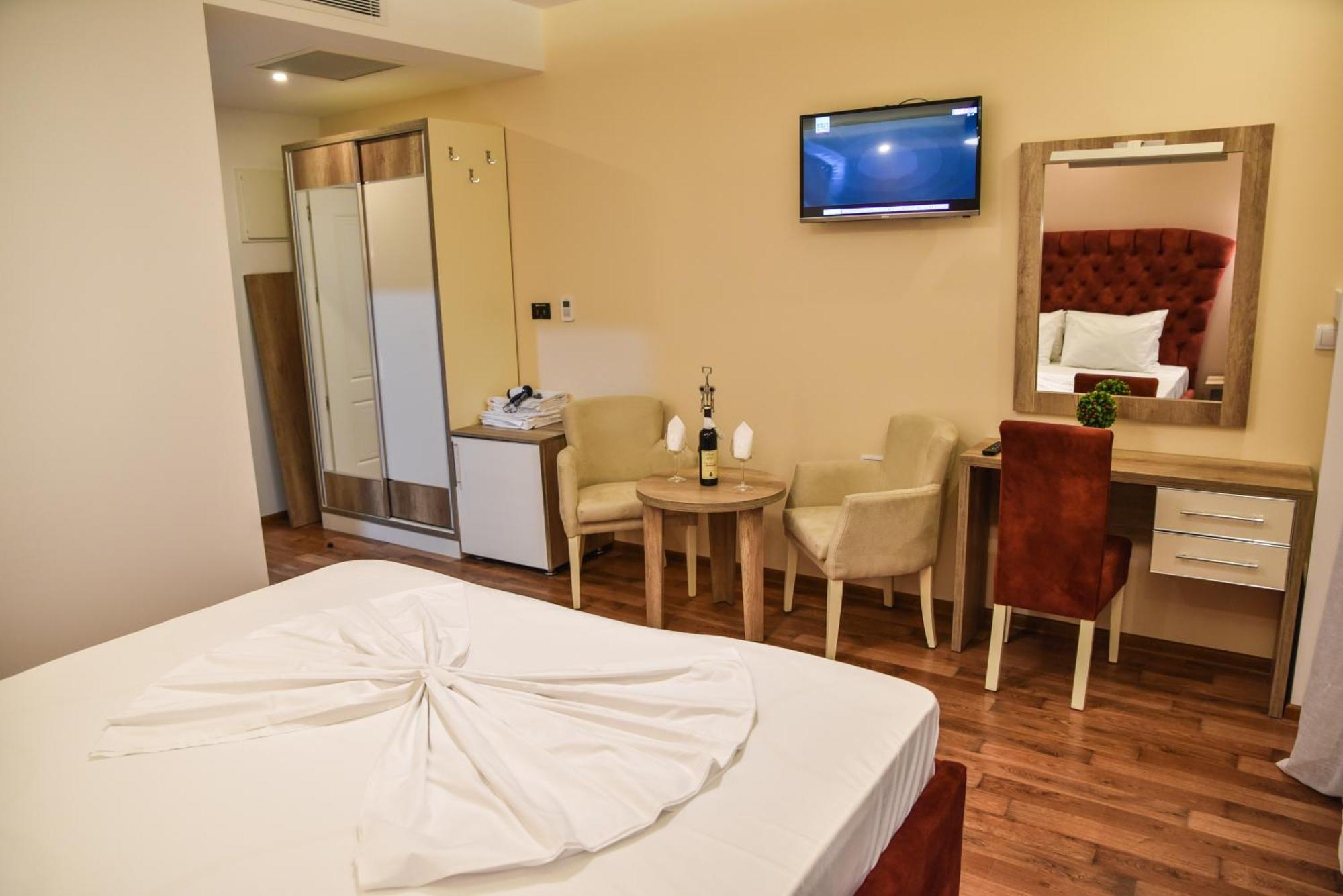 Hotel Evropa Ulcinj Phòng bức ảnh