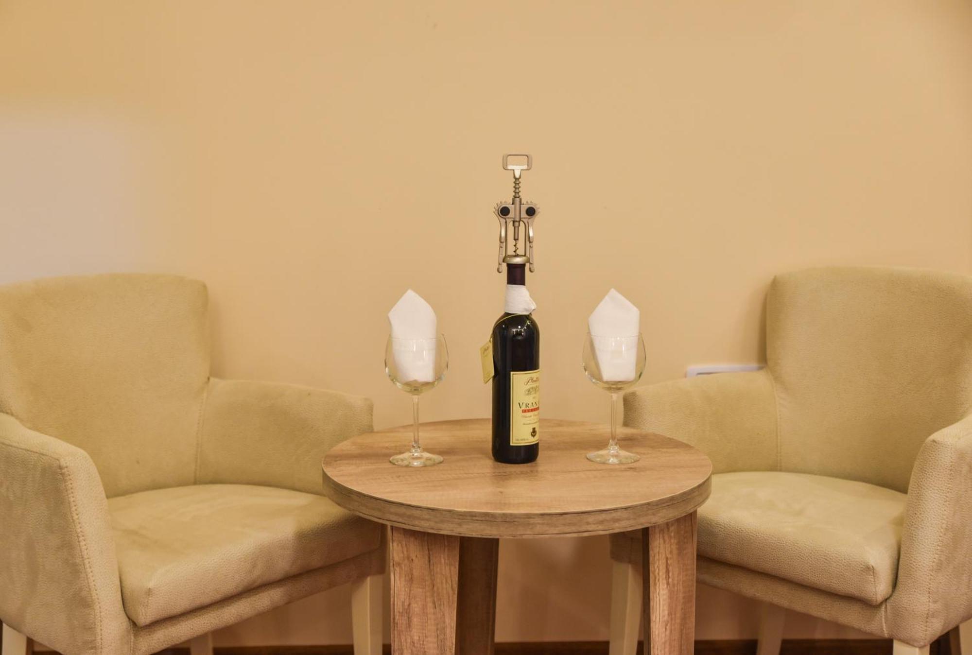 Hotel Evropa Ulcinj Ngoại thất bức ảnh