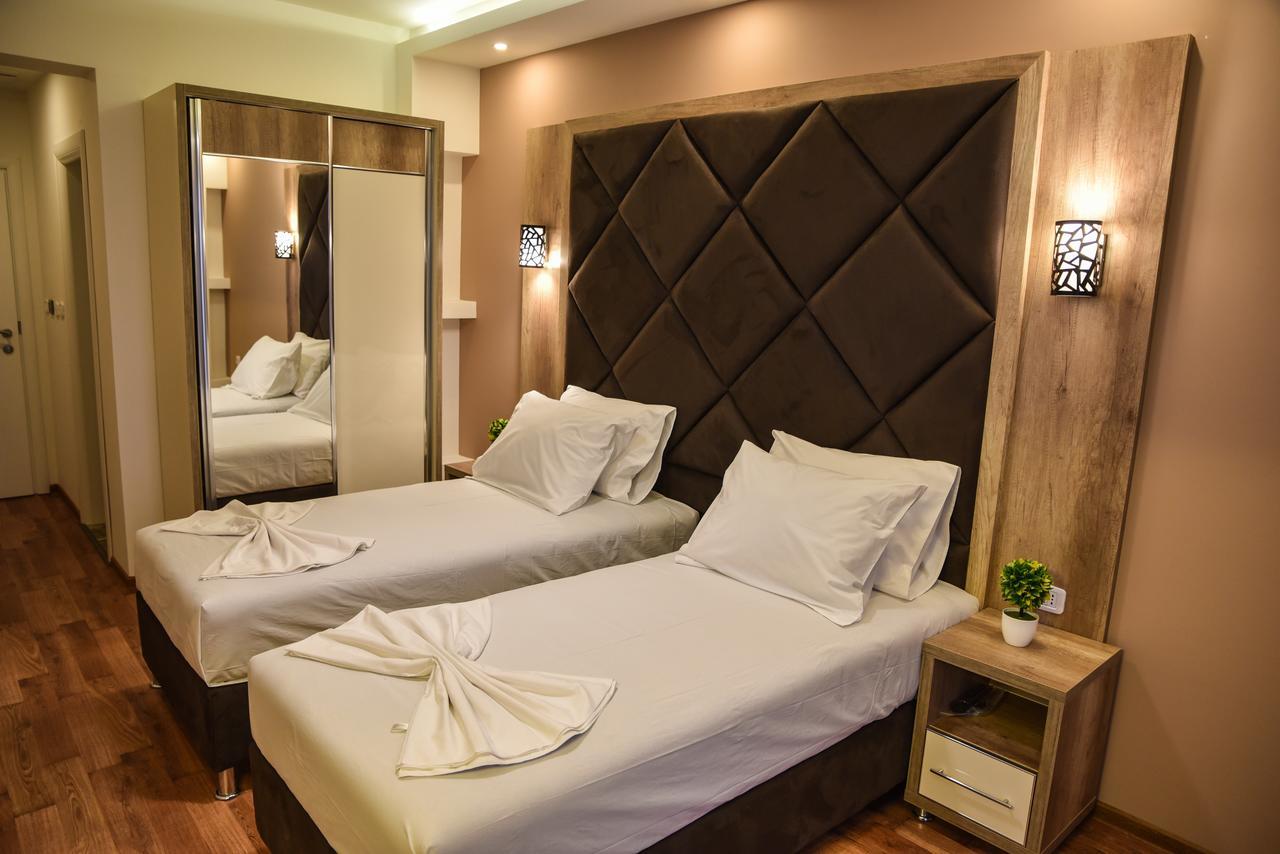Hotel Evropa Ulcinj Ngoại thất bức ảnh